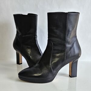 Stuart Weitzman Rosalind Leather ankle bootie Black heeled 5.5